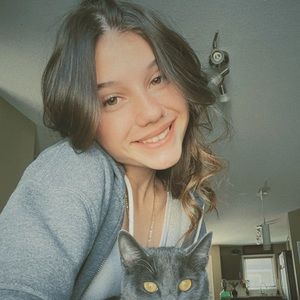 Meet your Posher, Makayla